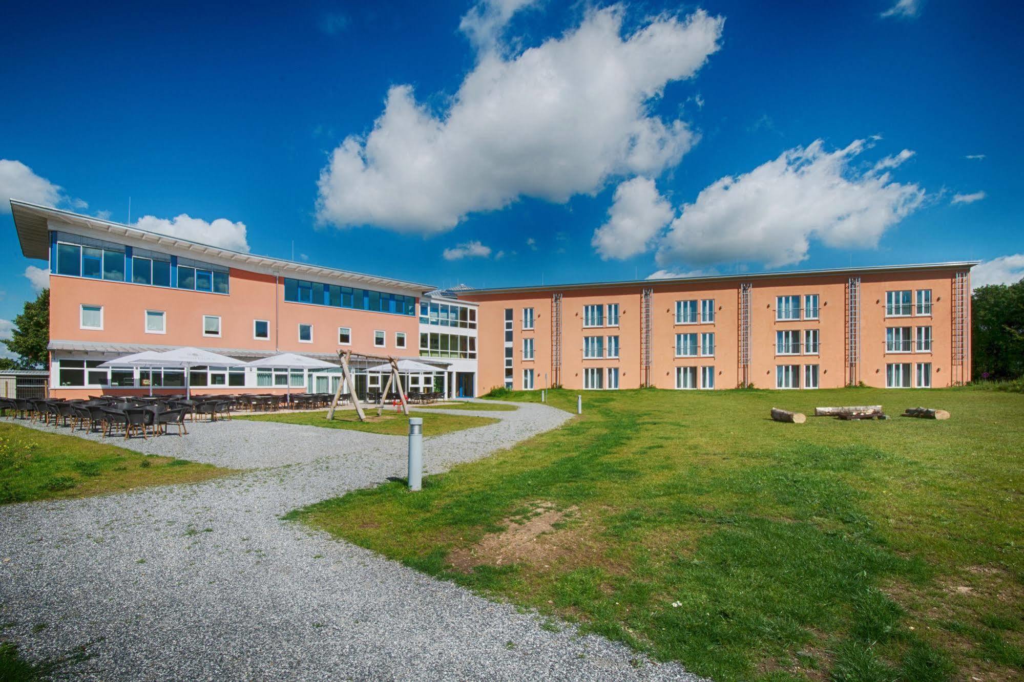 JUFA Hotel im Brückenkopfpark - Jülich Exterior foto